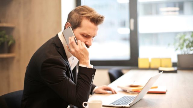 英語の電話対応の仕方